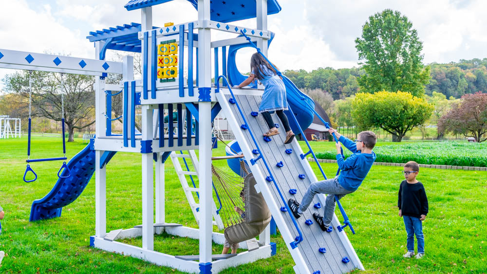 King Swings Captain's Castle Vinyl Swing Set - Image 3
