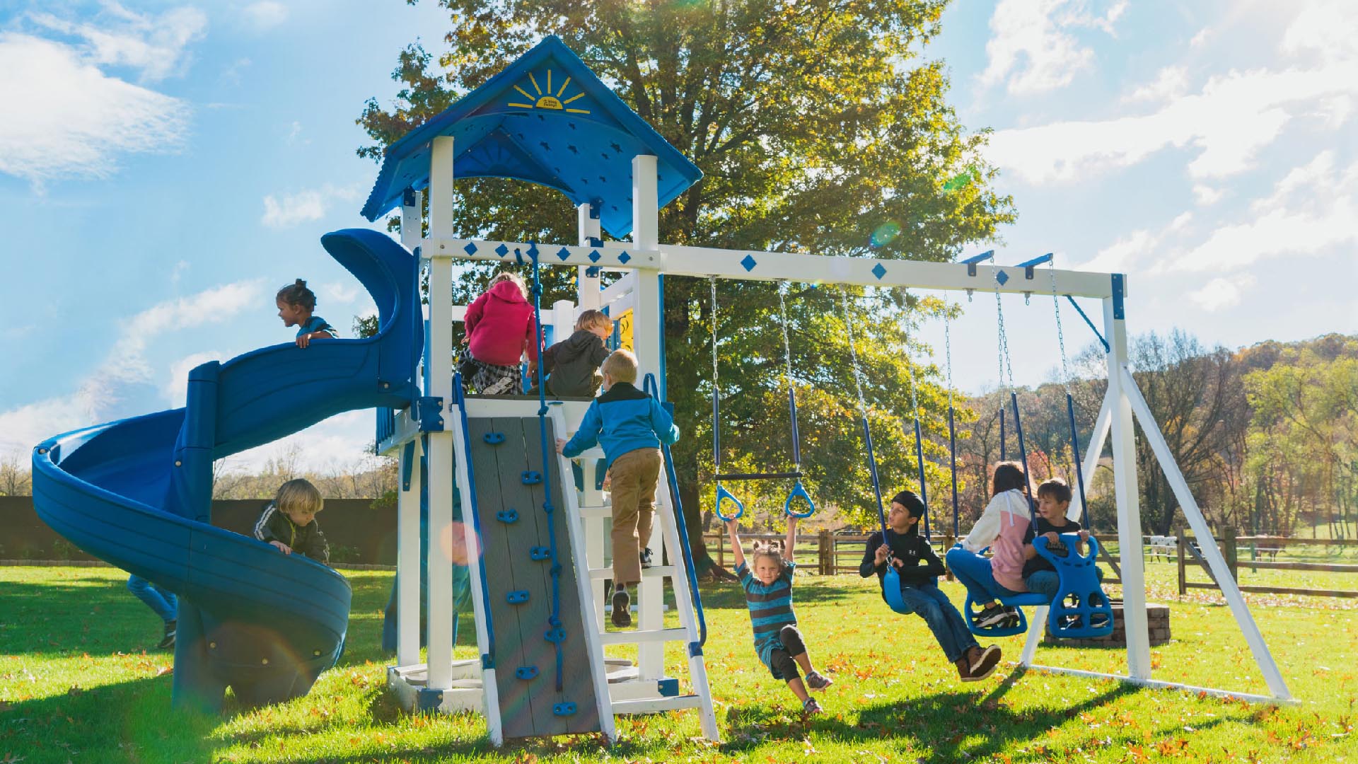 King Swings Starboard Escape Vinyl Swing Set - Image 2