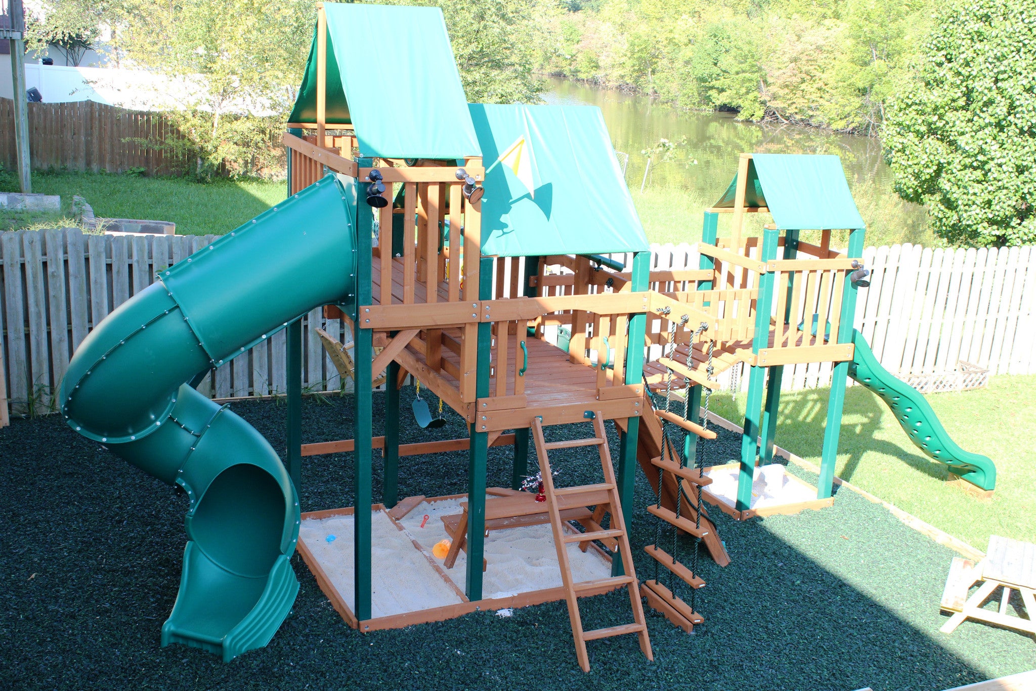 Playground Surfacing Rubber Mulch - Green - Image 2