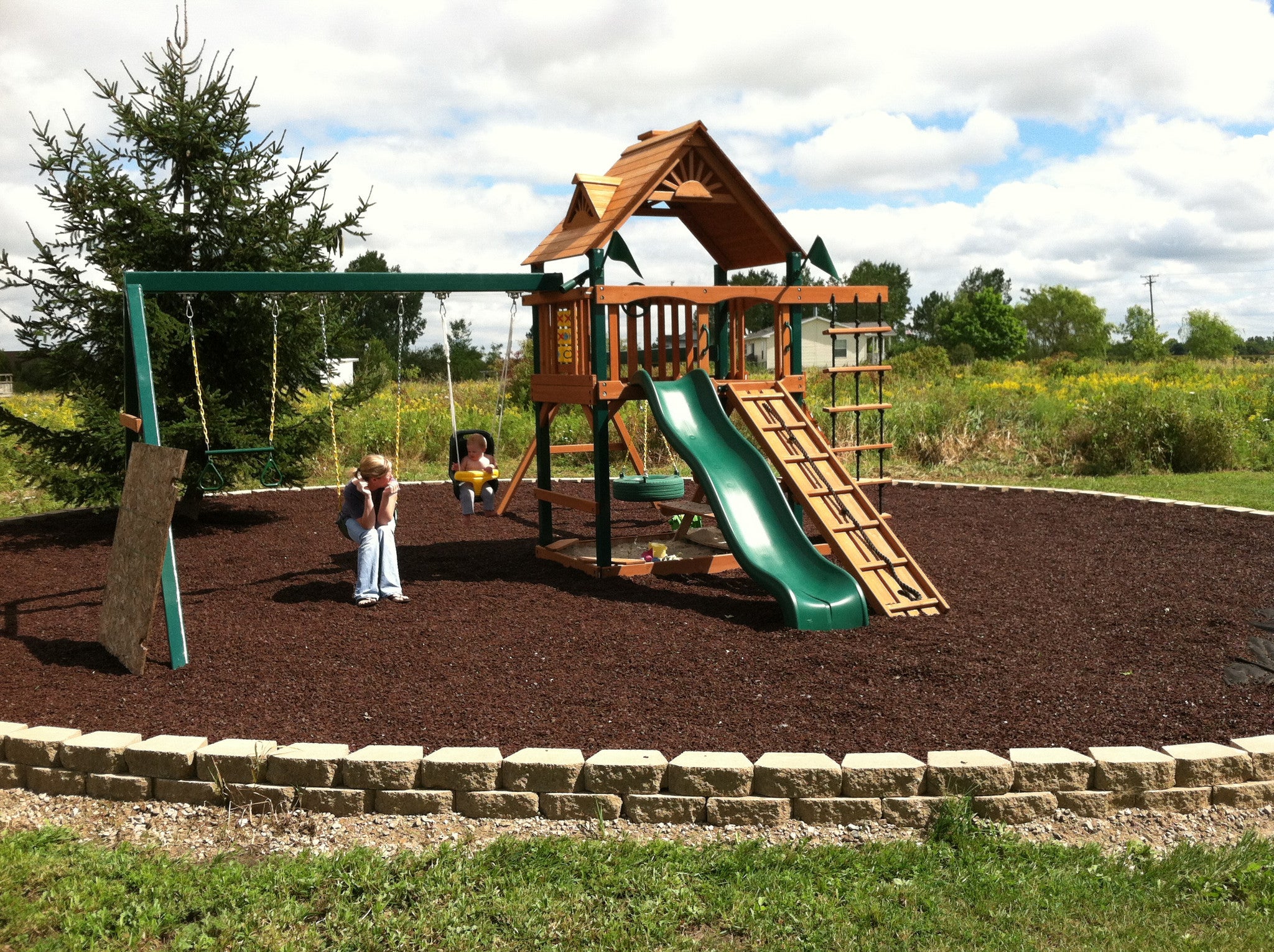 Playground Surfacing Rubber Mulch - Cocoa Brown - Image 4